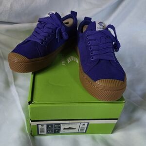 Cariuma Womens OCA Low Gum Liberty Purple Sneakers